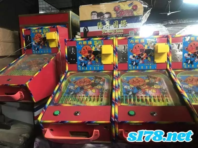 台灣的夜市小鋼珠機台！